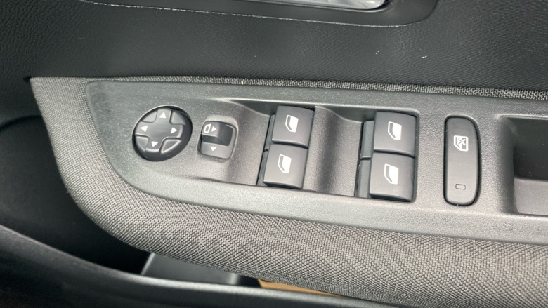 Peugeot 208 1.2 PureTech Active Premium 5dr Petrol Hatchback